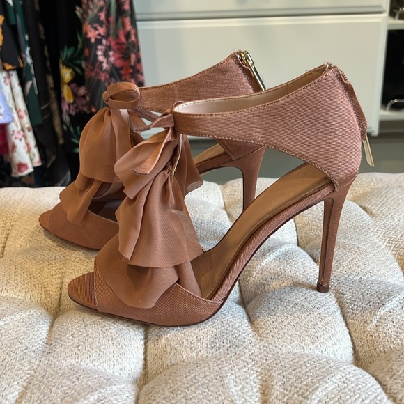 NWT A-D & Daughters Vero Cuoio heels, size 7.5